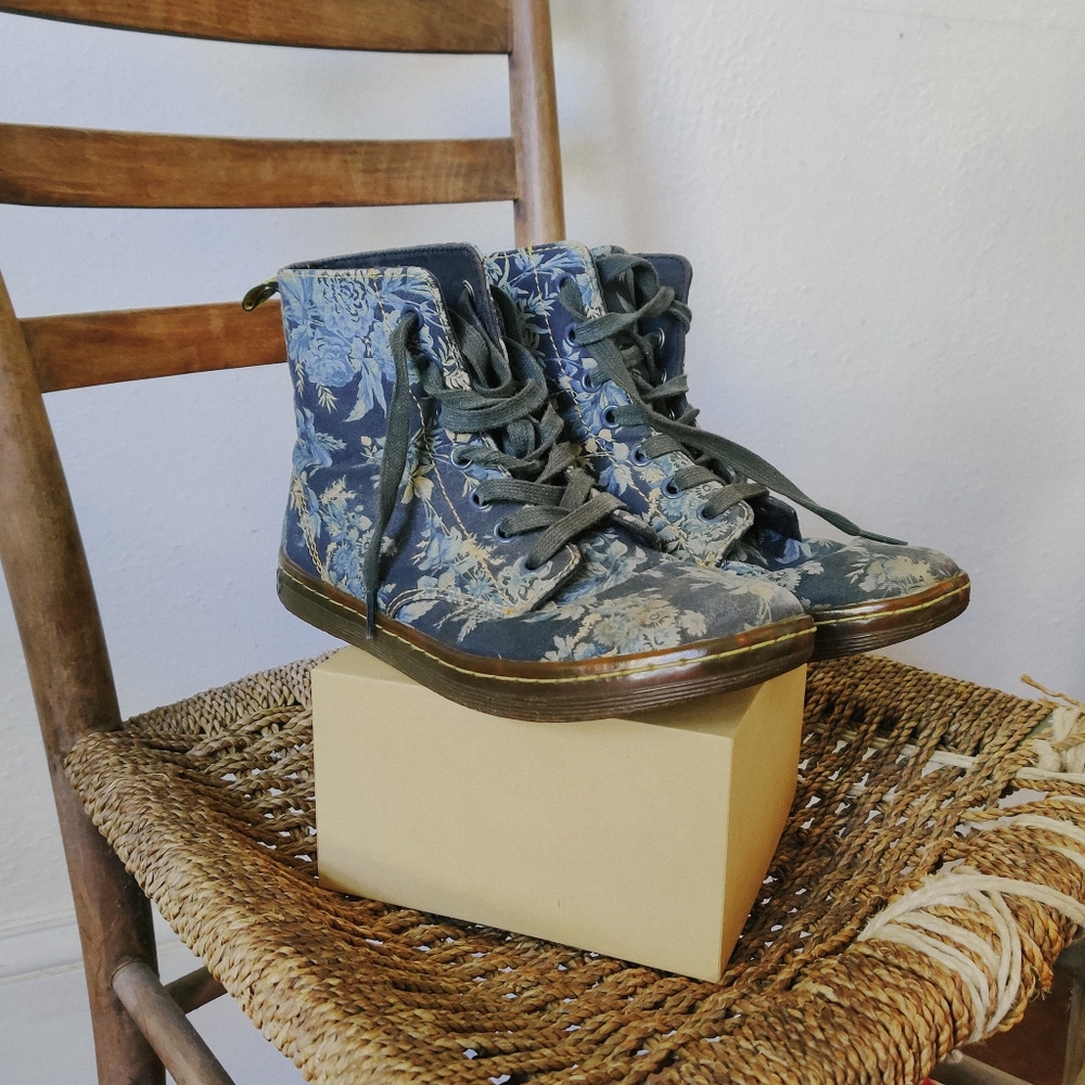 Dr. Marten's Blue Floral Hackney Shoreditch Hightop Sneaker Ankle Boot UK 5 / 38
